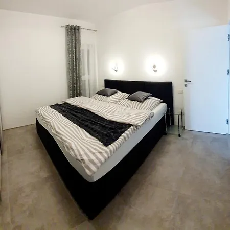 With Parking Space - 25408 דירה מדולין